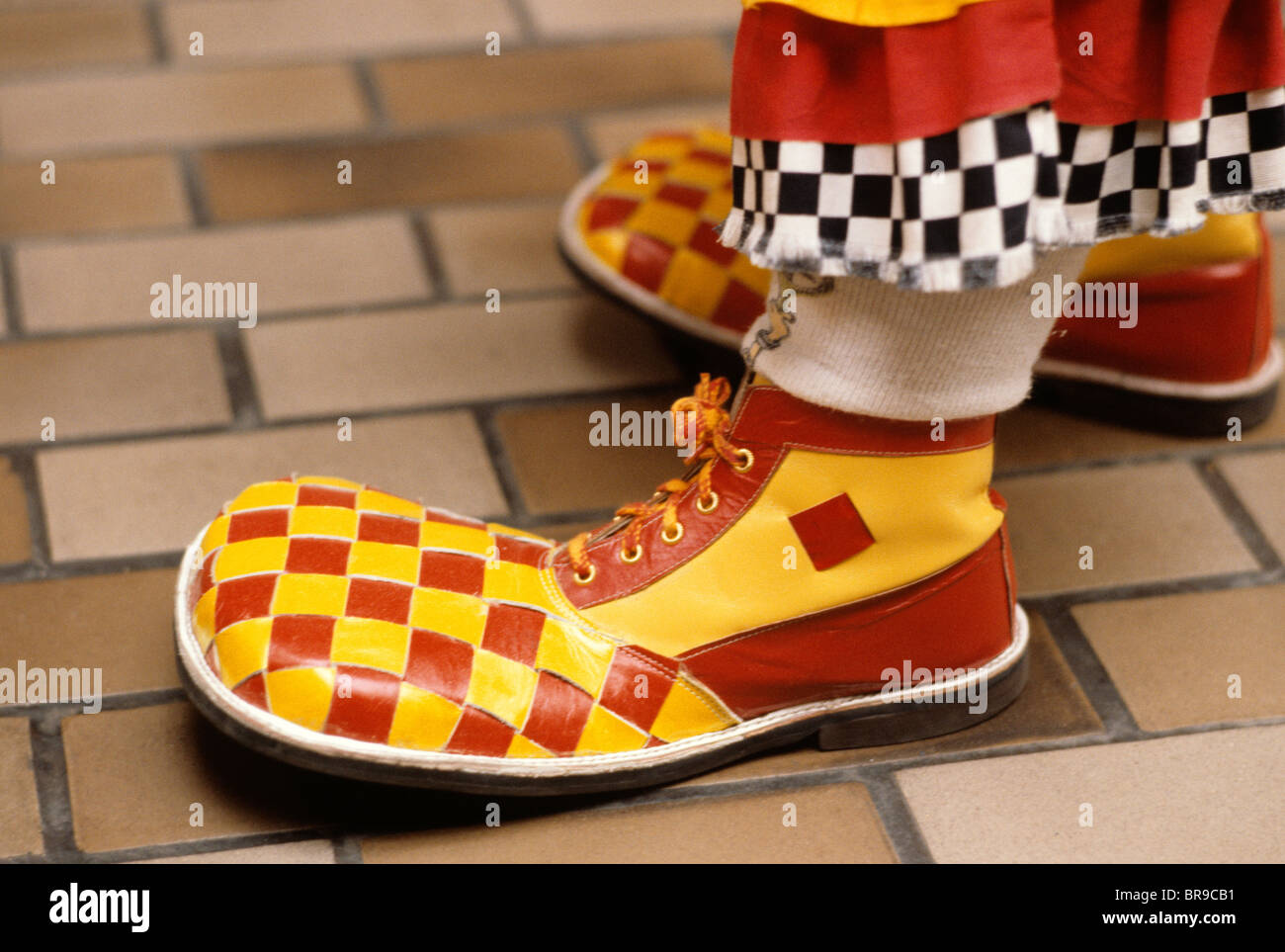 Zapatos del payaso foto de archivo. Imagen de zapatos, colores - 370030