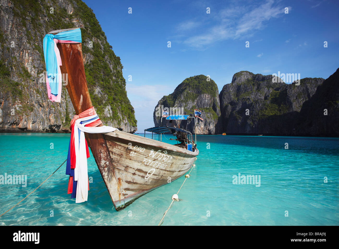 Long tail boat, Ao Maya, Ko Phi Ph Leh, provincia de Krabi, Tailandia, el sudeste de Asia, Asia Foto de stock