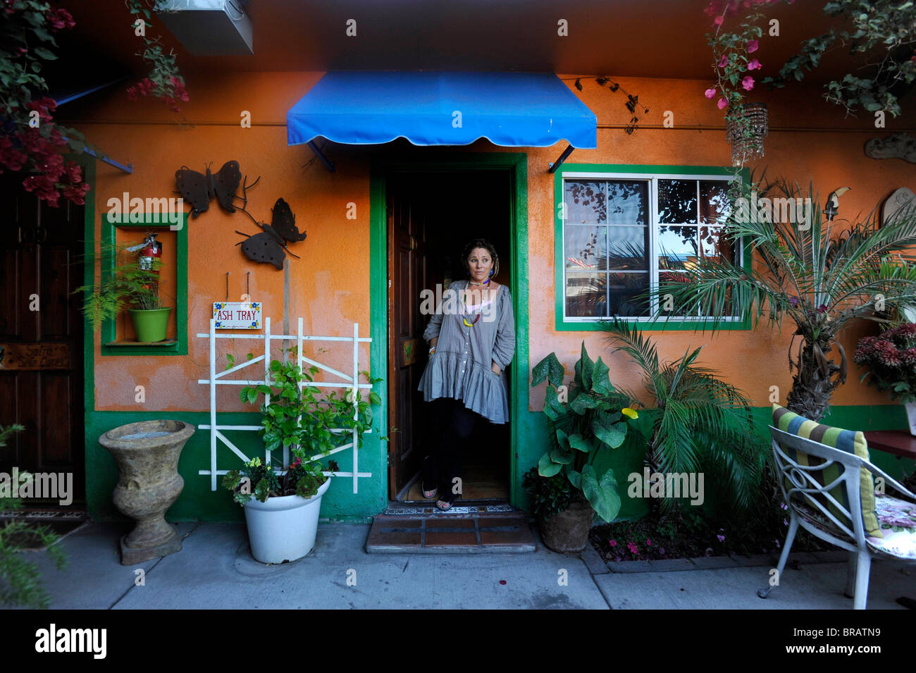 Cafe Brasil en Culver City Los Angeles es un elegante pet friendly motel-café. Foto de stock