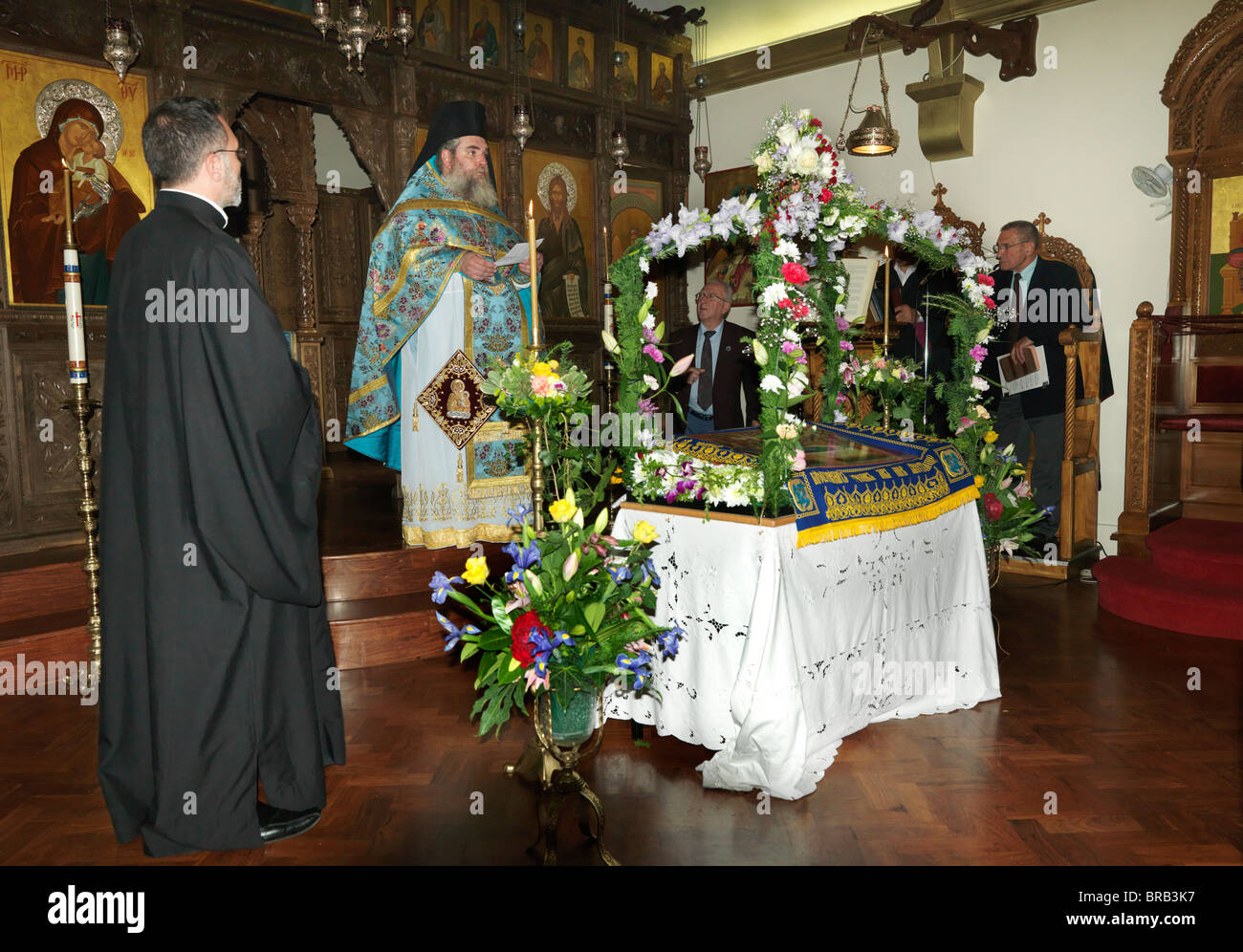 Kingston Surrey, Inglaterra St George Iglesia Griega Ortodoxa, Fiesta de la Asunción Foto de stock