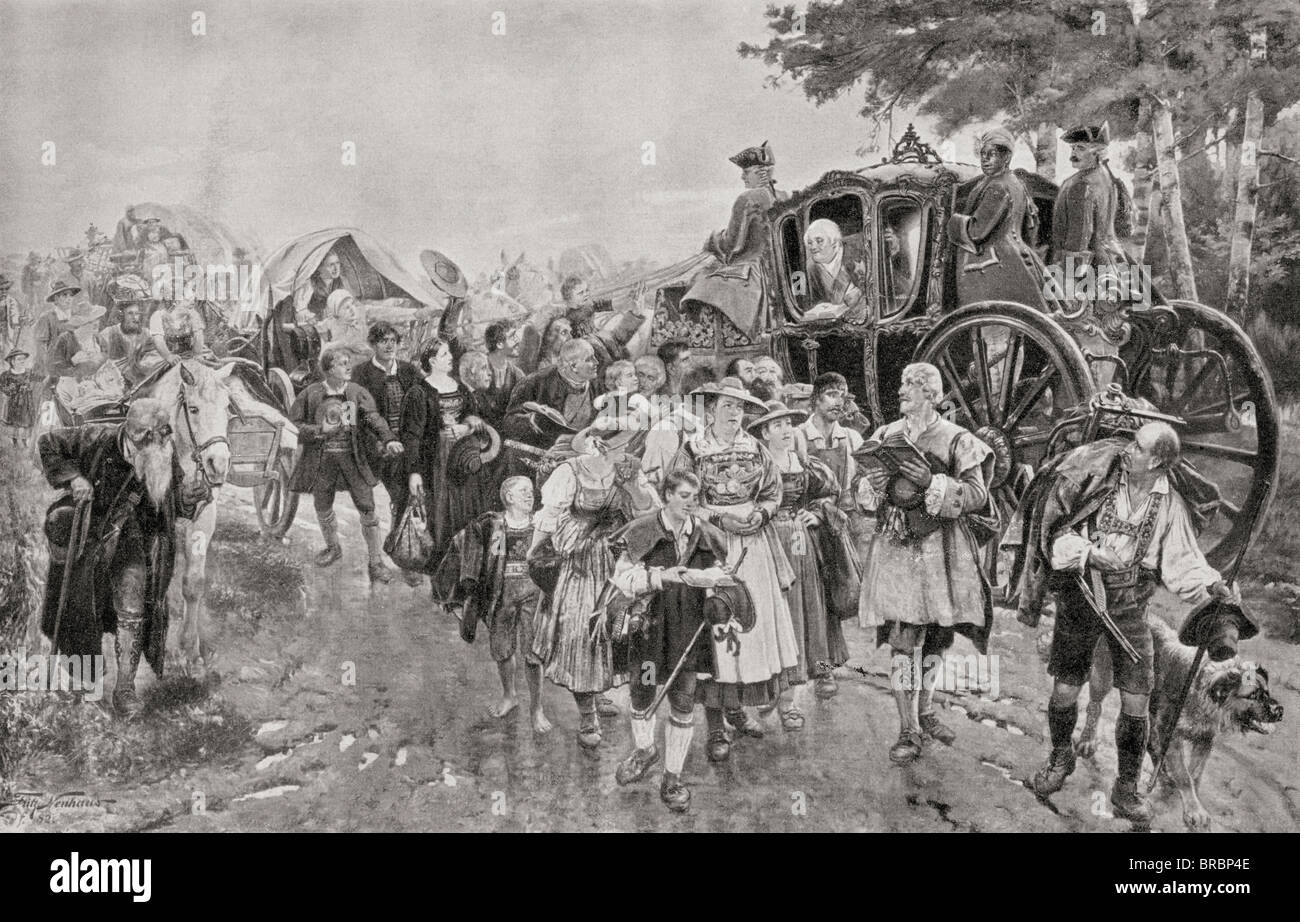 En 1732 el rey Federico Guillermo I de Prusia, 1688 - 1740, se reúne a los inmigrantes que están dejando a Salzburgo para asentarse en Prusia. Foto de stock