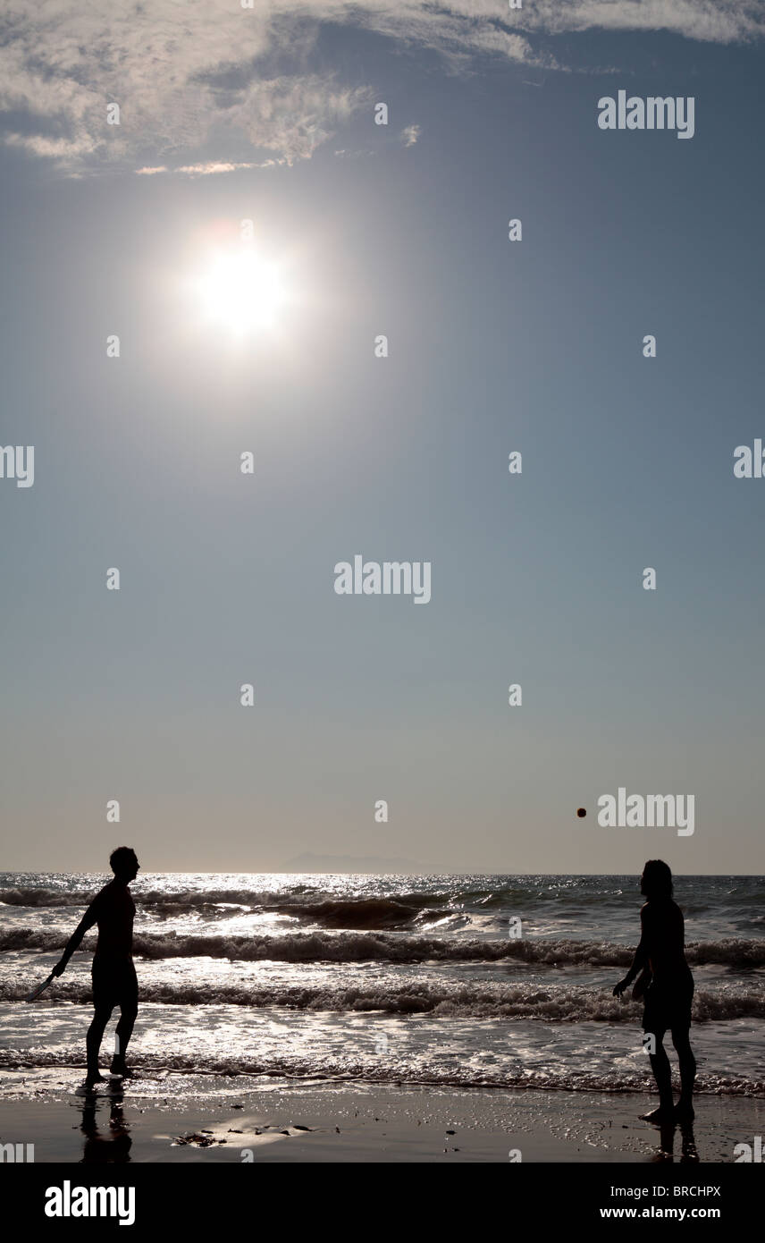 Juego de bate y pelota fotografías e imágenes de alta resolución Alamy