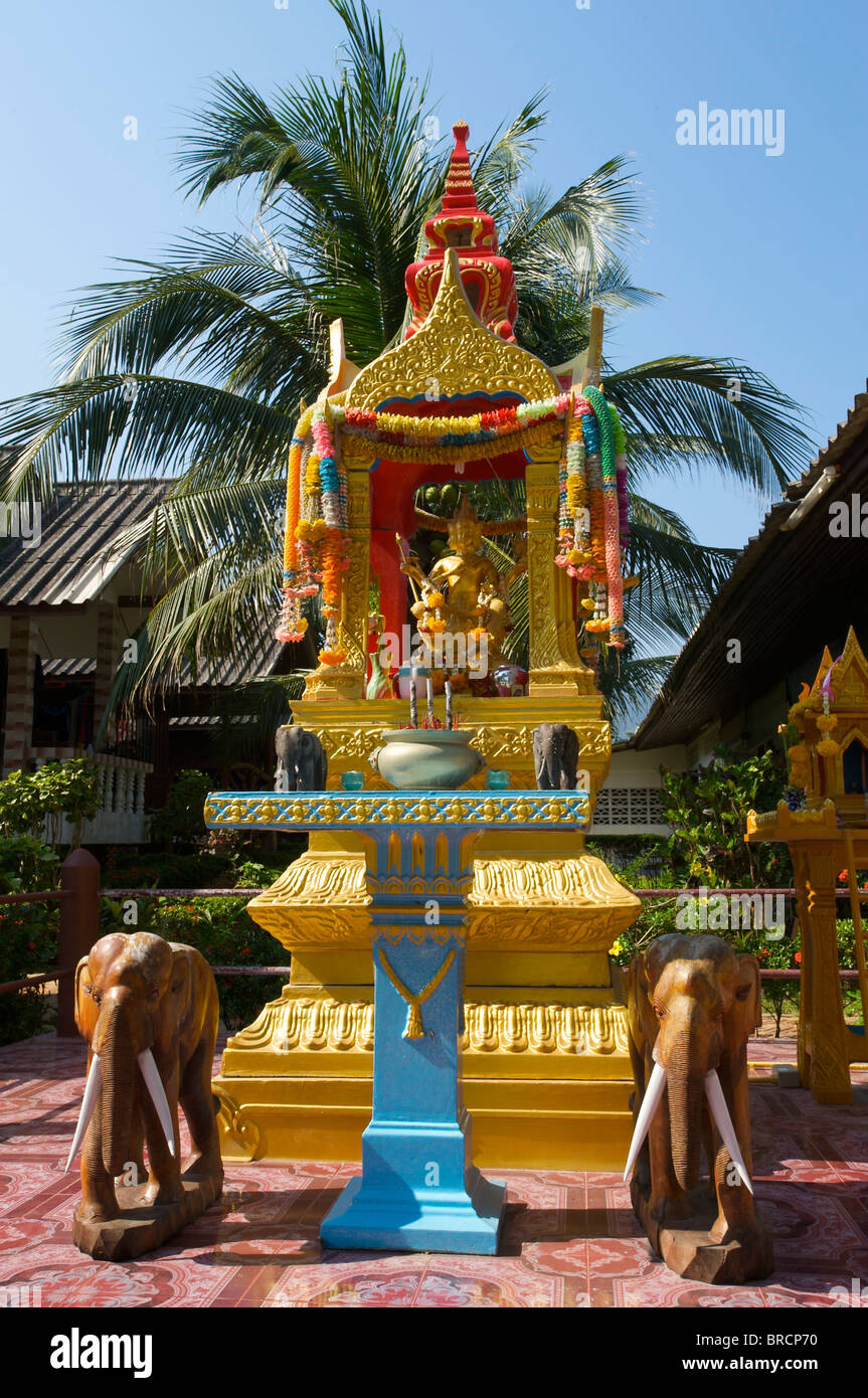 Templo, Mae Nam Beach, Insel Ko Samui, Tailandia Foto de stock