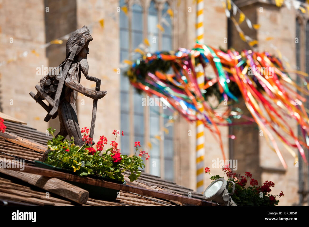 Figura de madera tallada, Mayo Semana Festival en Osnabrück, Baja Sajonia, Alemania Foto de stock