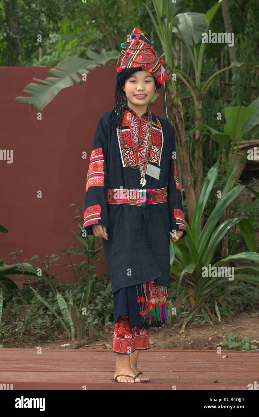 Disipar déficit Receptor Laos Fashion Show para ropa étnica del pueblo Hmong Fotografía de stock -  Alamy