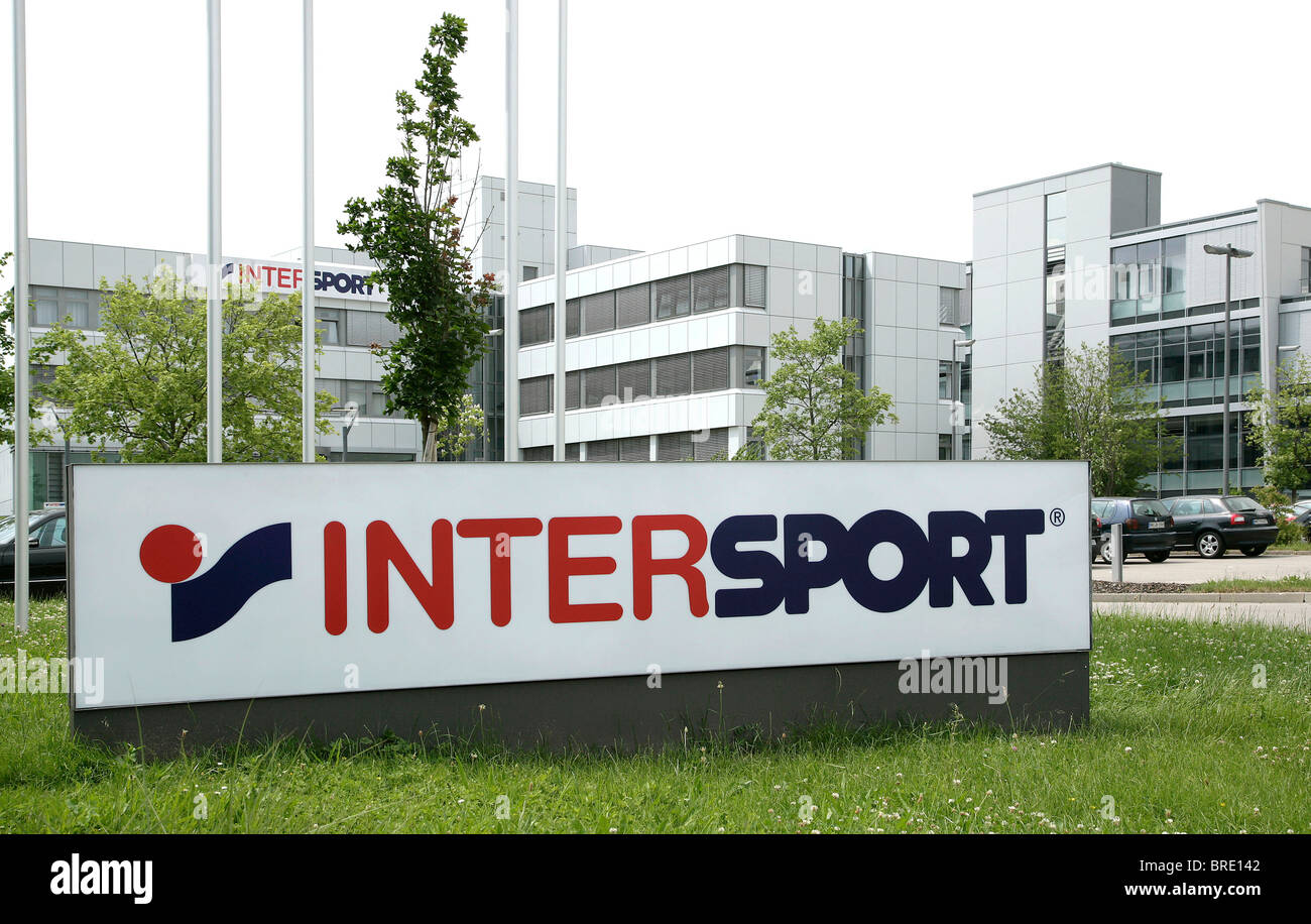Sede de Intersport Deutschland eG, unión de comerciantes especializados independientes para equipos deportivos, en Foto de stock