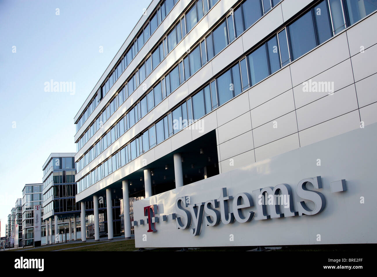 El edificio de oficinas de T-Systems de Deutsche Telekom AG en Darmstadt, Hesse, Alemania, Europa Foto de stock