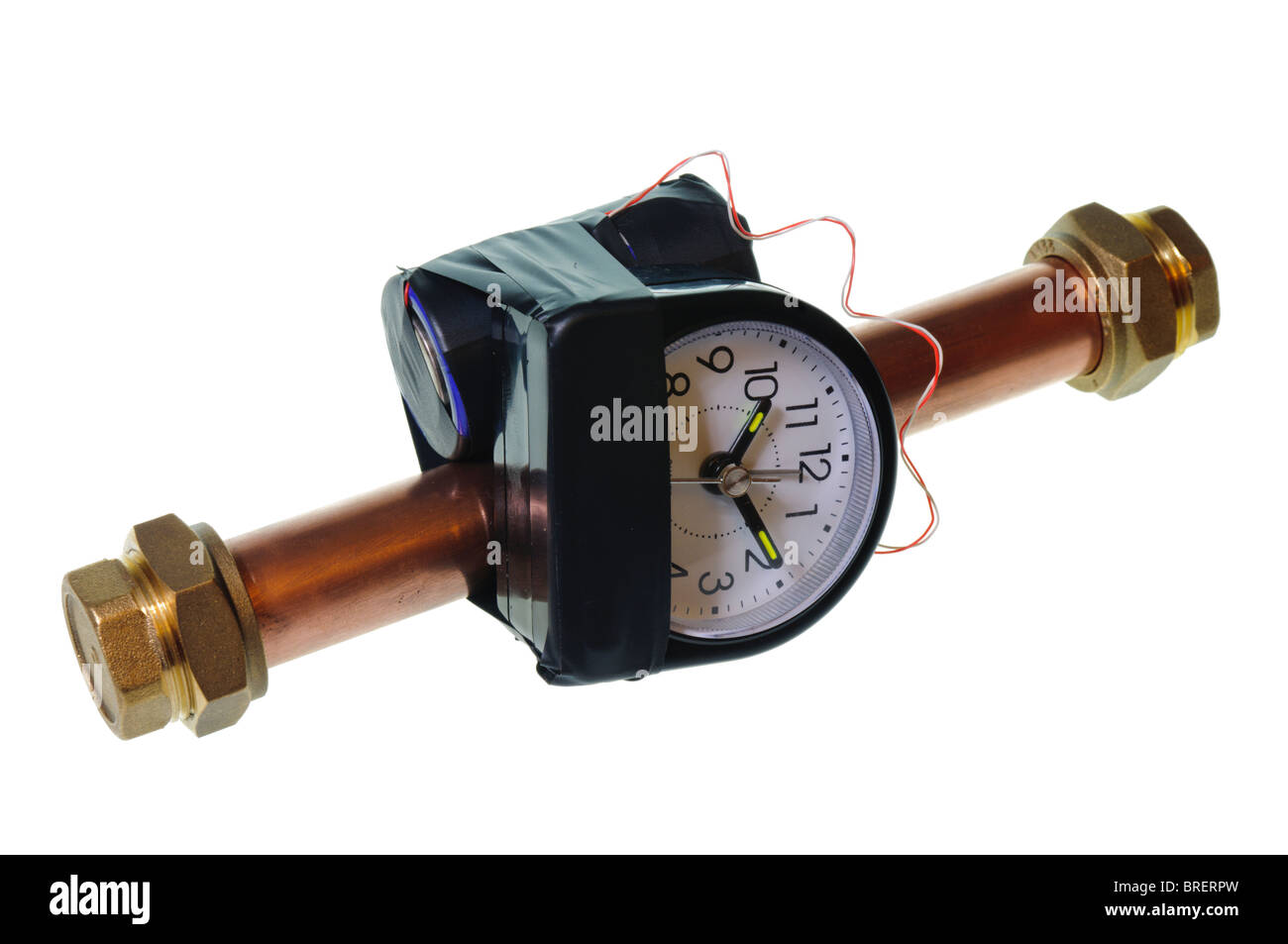 Pipebomb hechas de tubos de cobre, con una batería y un despertador detonator Foto de stock