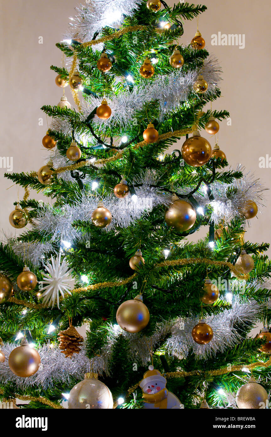 Fiestas de Navidad festival de Navidad árbol cristiano star efecto zoom cámara técnica brillante decoración baubels Foto de stock