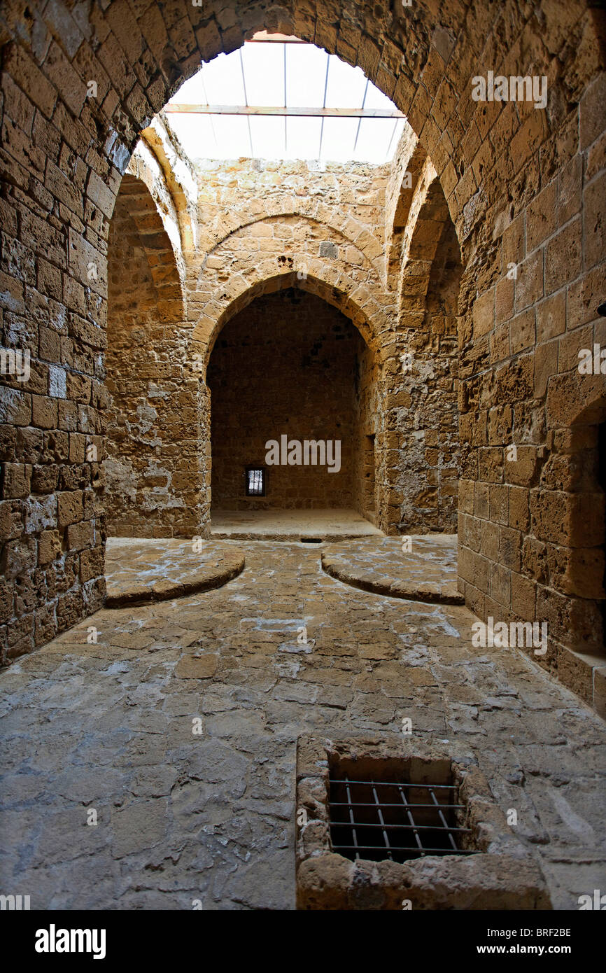 Castillo interior, arco apuntado, Sitio del Patrimonio Mundial de la UNESCO, Kato, Pafos, Pafos, Chipre, Europa Foto de stock