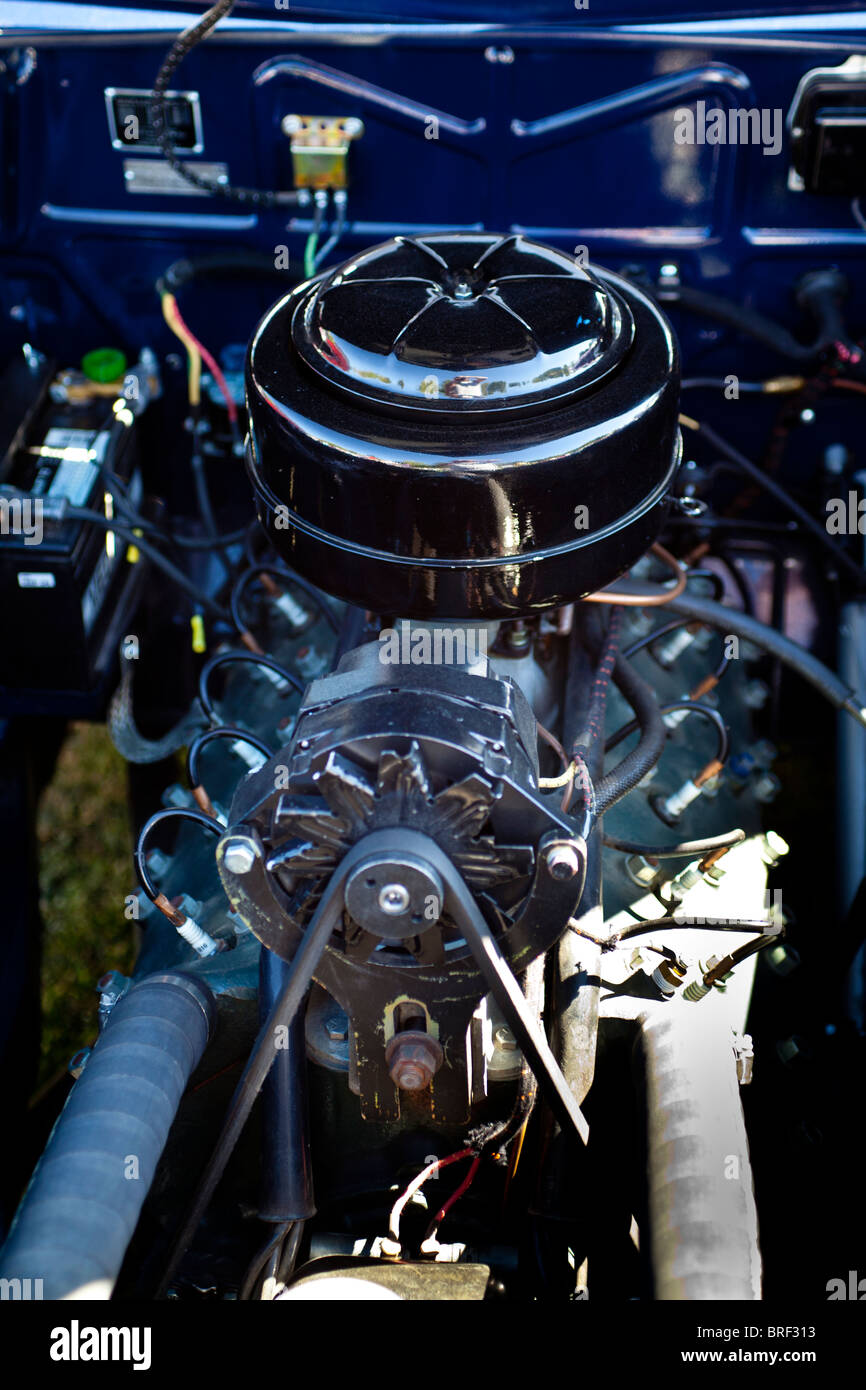 Detalle Del Alternador Del Motor De Coche En Un Taller Mecánico Fotos,  retratos, imágenes y fotografía de archivo libres de derecho. Image  172445019