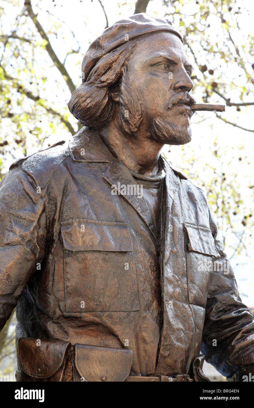 Estatua de bronce del Che Guevara El Embankment Londres Reino Unido Europa Foto de stock