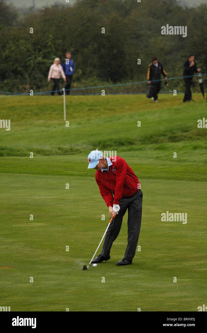 Golfista estadounidense en la primera jornada práctica de la Ryder Cup de 2010, el Celtic Manor, Newport, Gales Foto de stock