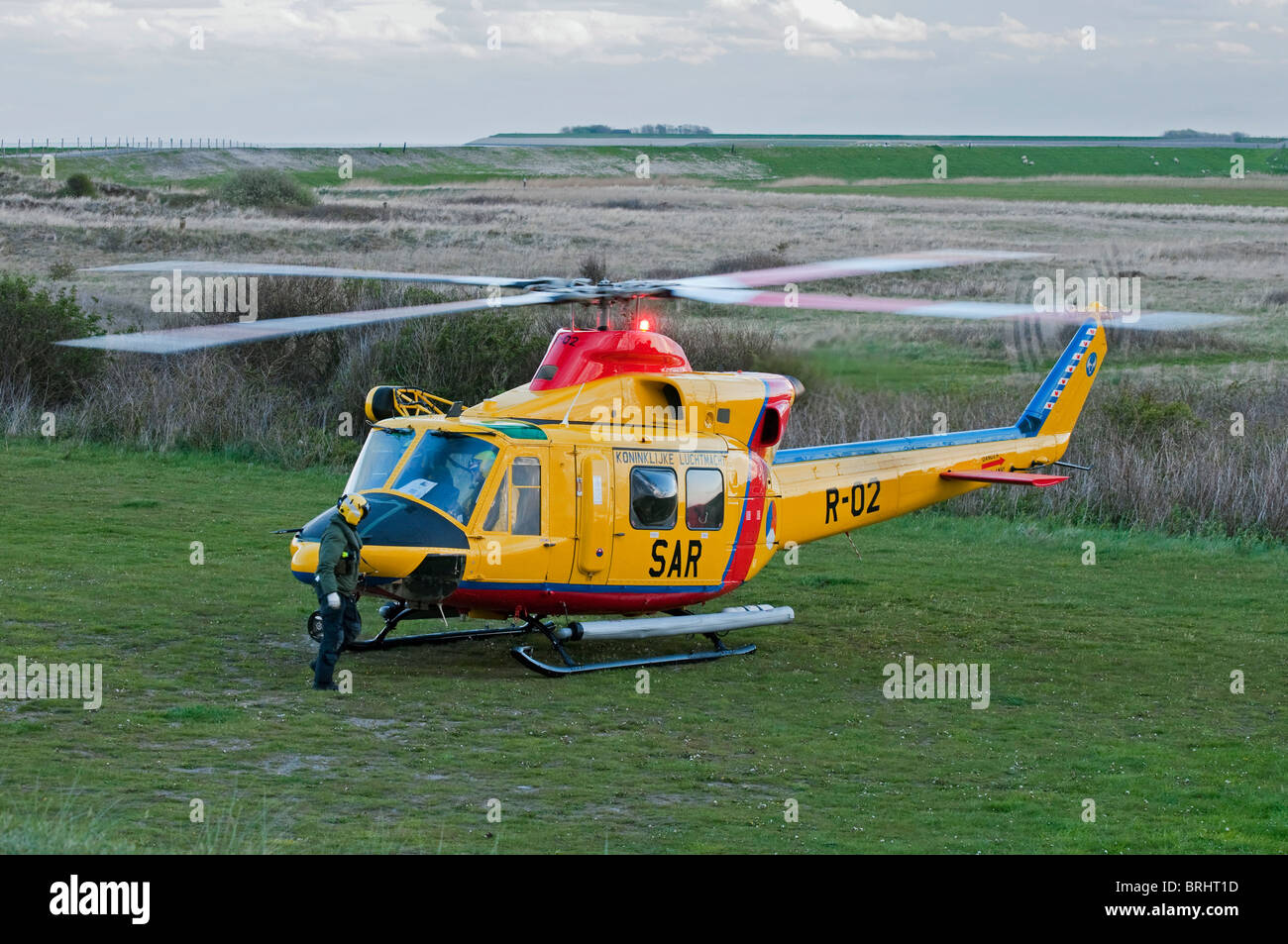 Helicóptero de rescate de la guardia costera holandesa en Texel, Holanda Foto de stock