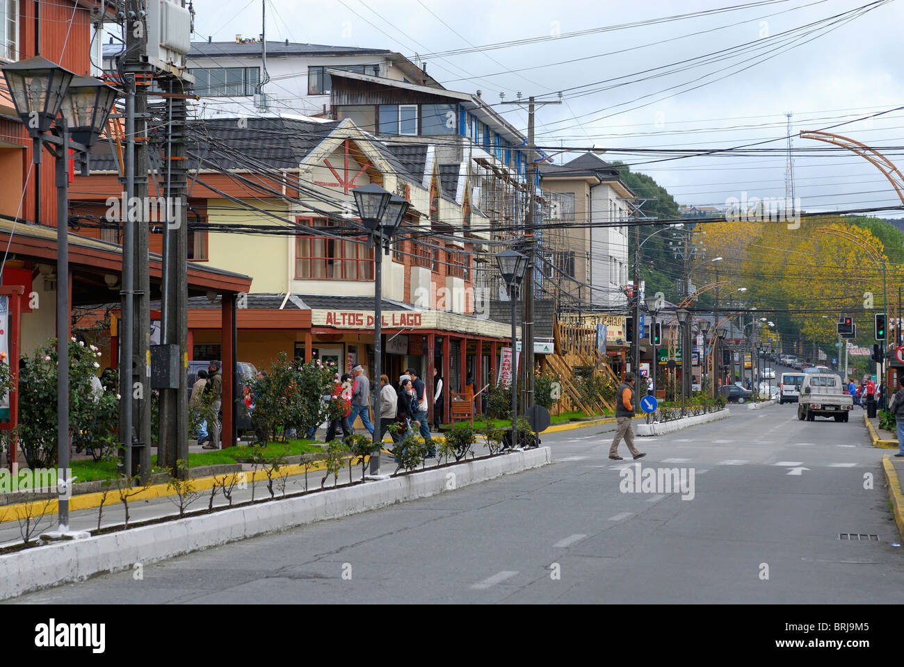 Calles de Puerto Varas, Patagonia Chilena ciudad de la región de los Lagos, Chile Foto de stock