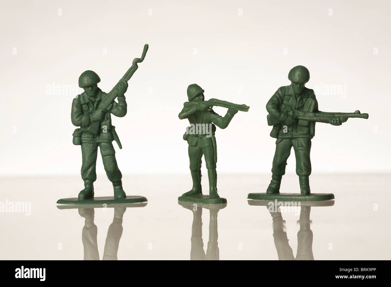 Soldados De Juguete - Plástico Verde Imagen de archivo - Imagen de figuras,  primer: 88536675