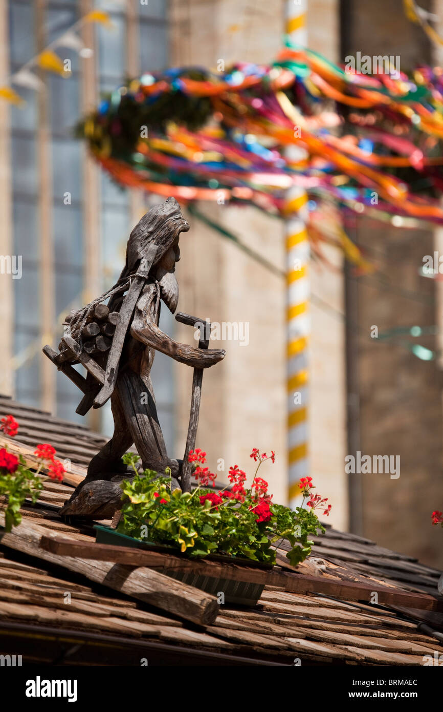 Figura de madera tallada, Mayo Semana Festival en Osnabrück, Baja Sajonia, Alemania Foto de stock