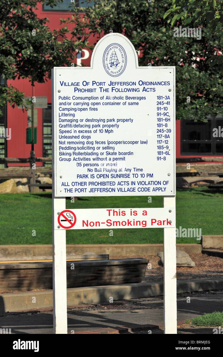 Normas y reglamentos firmar Port Jefferson Village Long Island NY Foto de stock