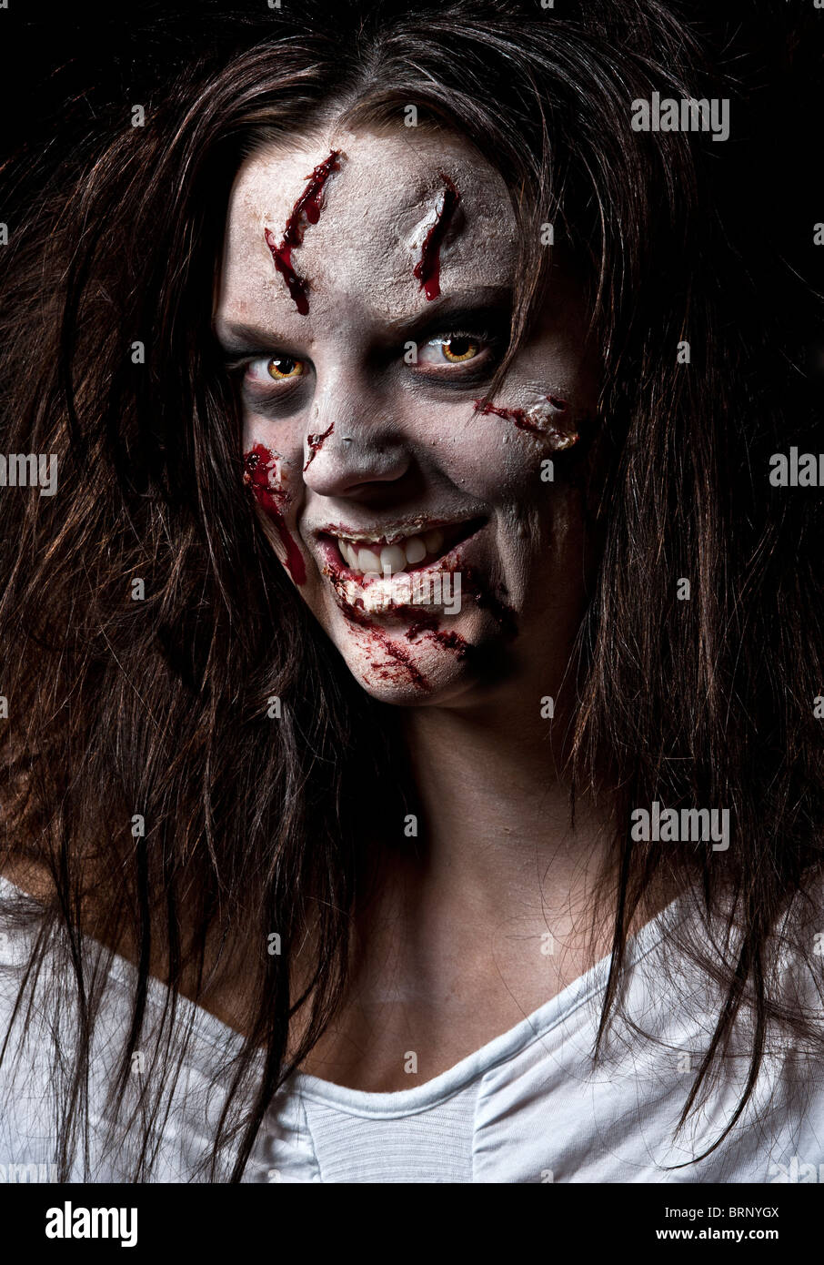 Zombie de halloween fotografías e imágenes de alta resolución - Alamy