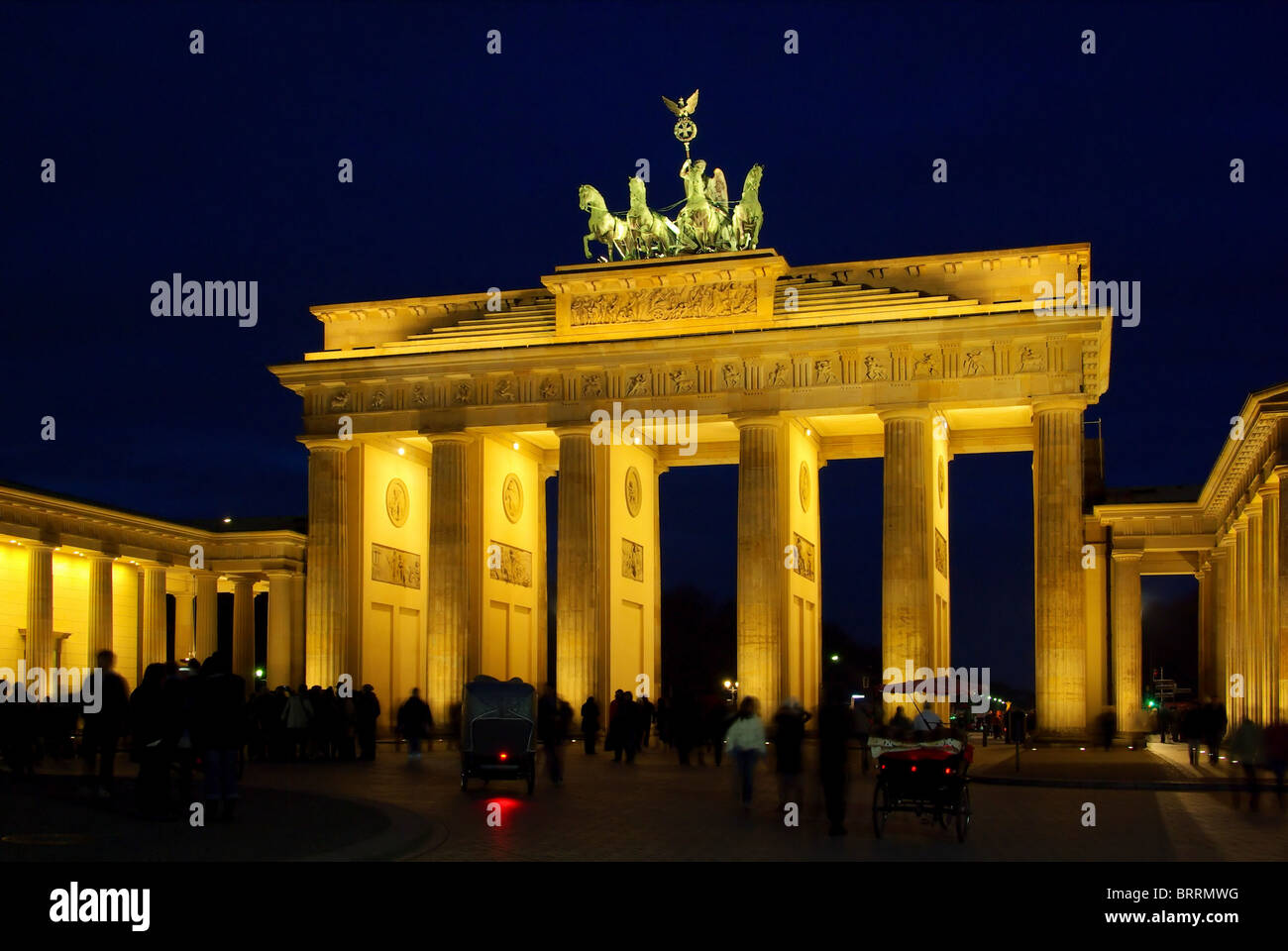 Berlin Brandenburger Tor Nacht - Berlin Brandenburg Gate noche 10 Foto de stock