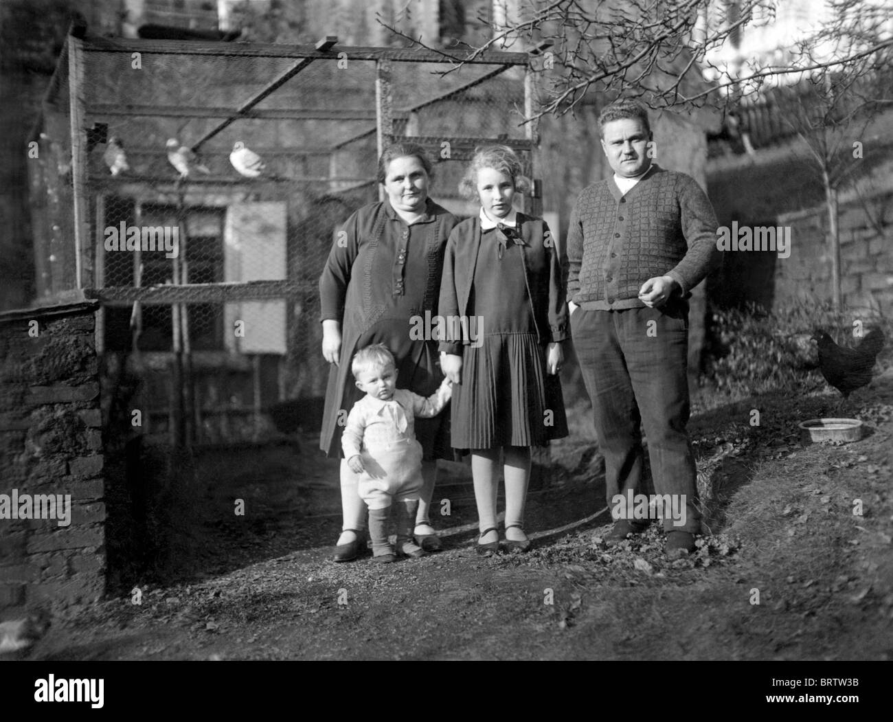 La familia del agricultor, imagen histórica, ca. 1932 Foto de stock