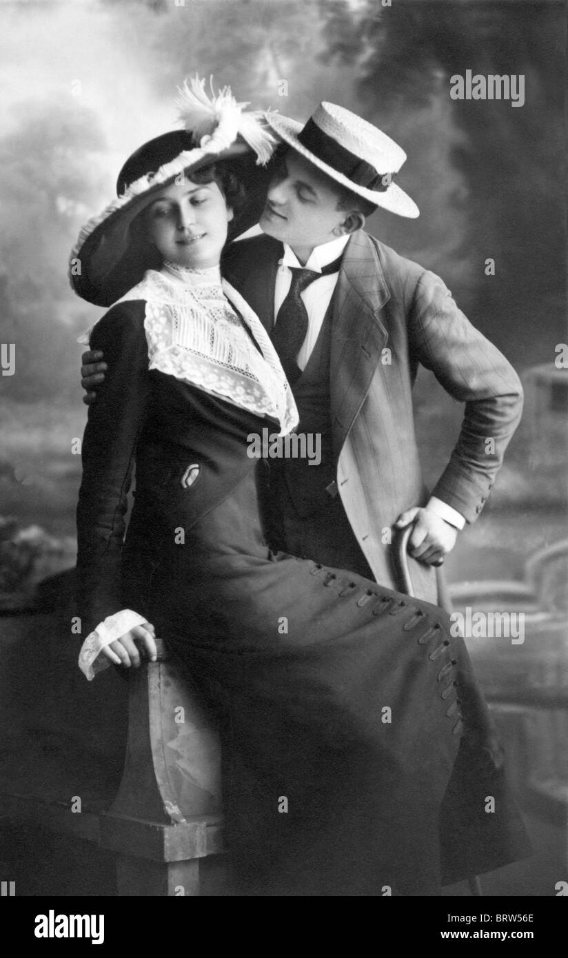 Pareja de amantes, imagen histórica, ca. 1913 Foto de stock