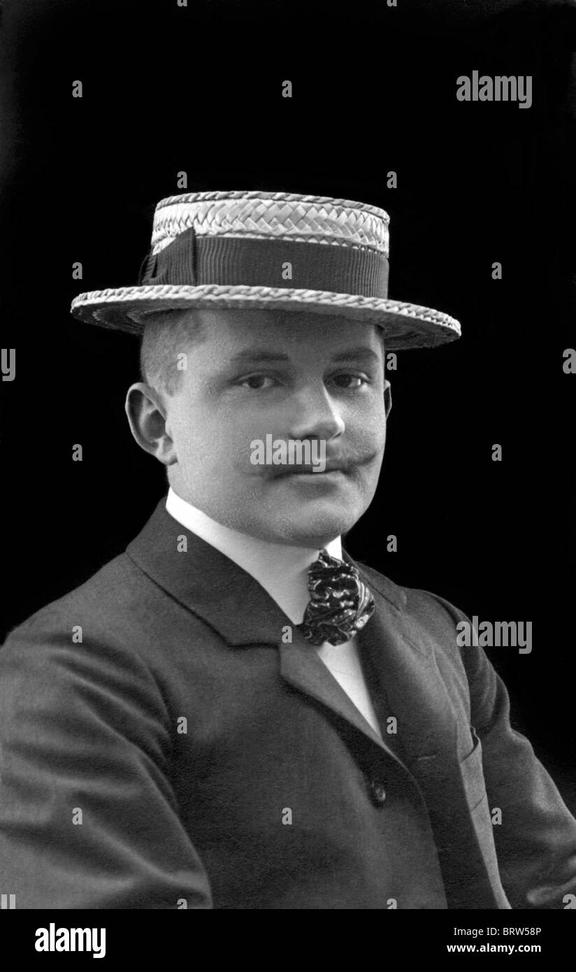 Caballero de moda, imagen histórica, ca. 1913 Foto de stock