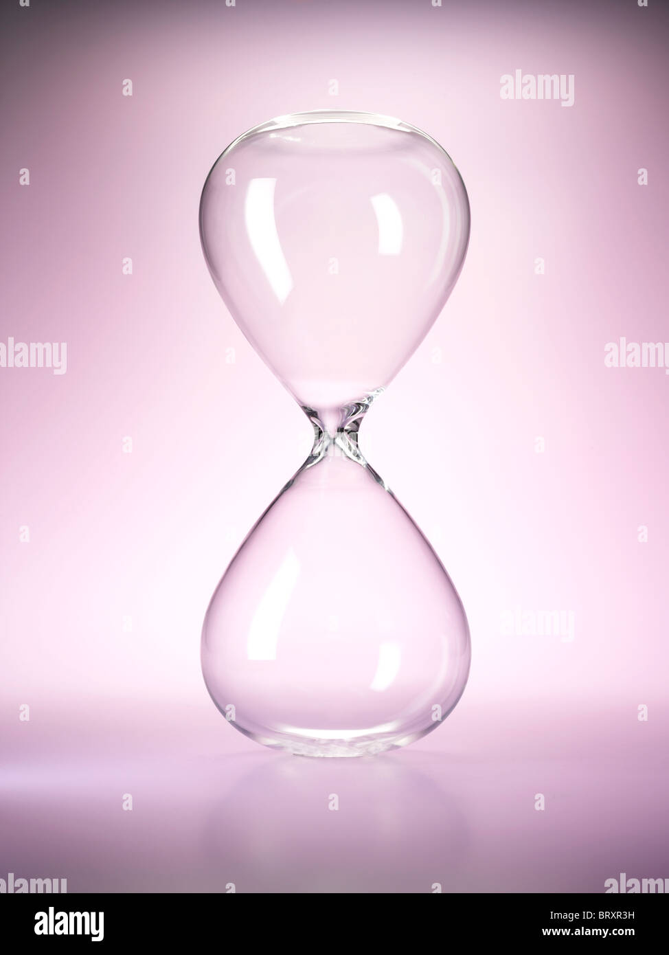 Un vaso vacío hour glass Foto de stock