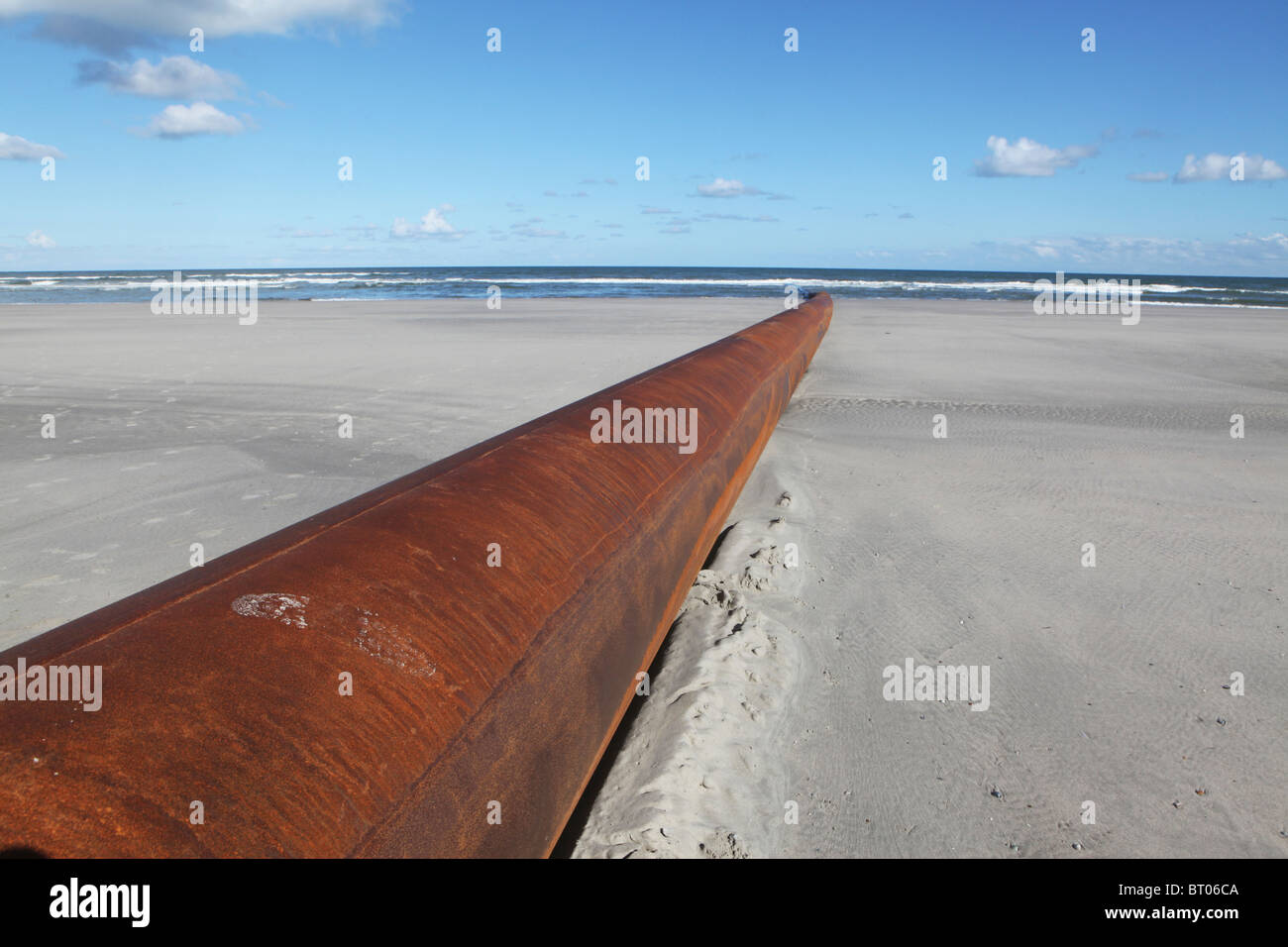 Oilpipe en la costa holandesa Foto de stock