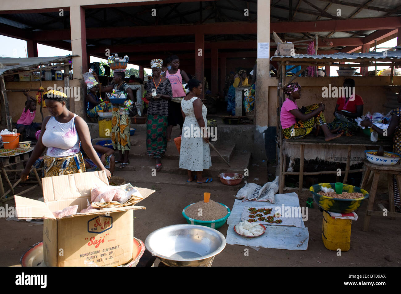 Mercado en Lungi Sierra Leona África Occidental Foto de stock