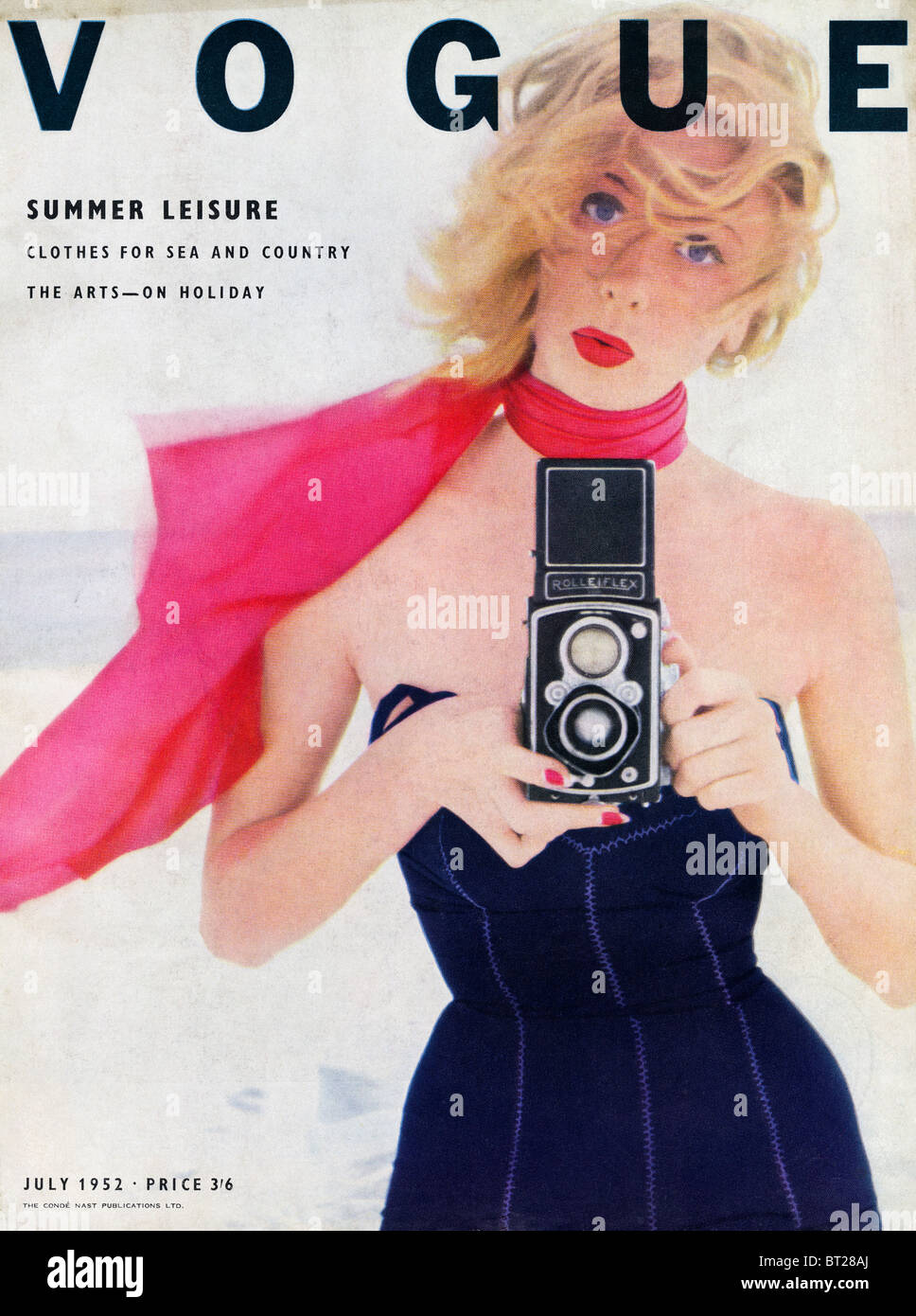 Portada de revista de moda VOGUE Julio 1952 fotografiada por Irving Penn al precio de 3 chelines y 6 peniques Foto de stock