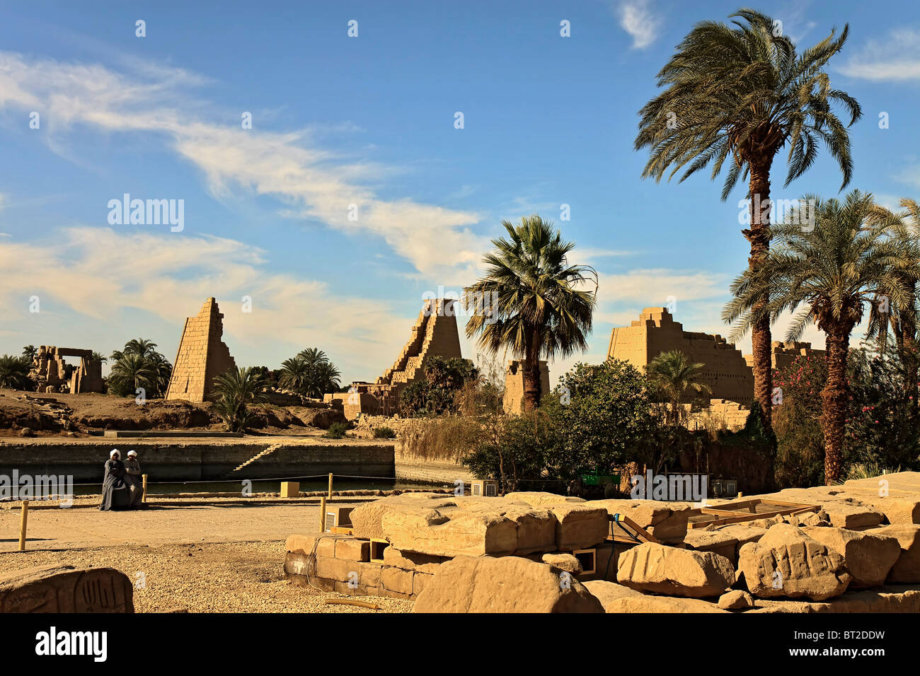 Egipto Karnak ver arruinada pilones Foto de stock