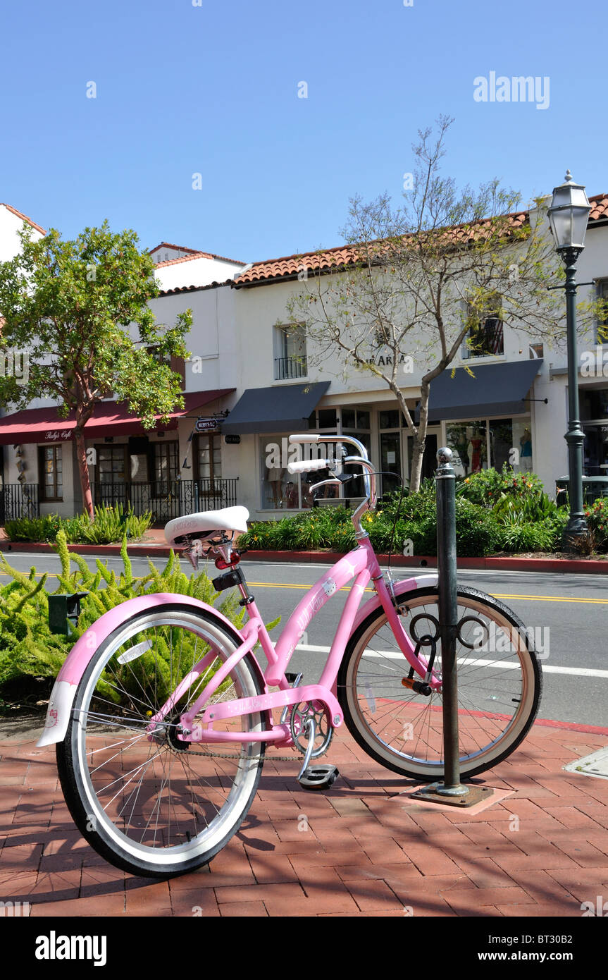 Bicicleta HELLO KITTY Rosa, en Santa Bárbara, California, EE.UU Fotografía  de stock - Alamy