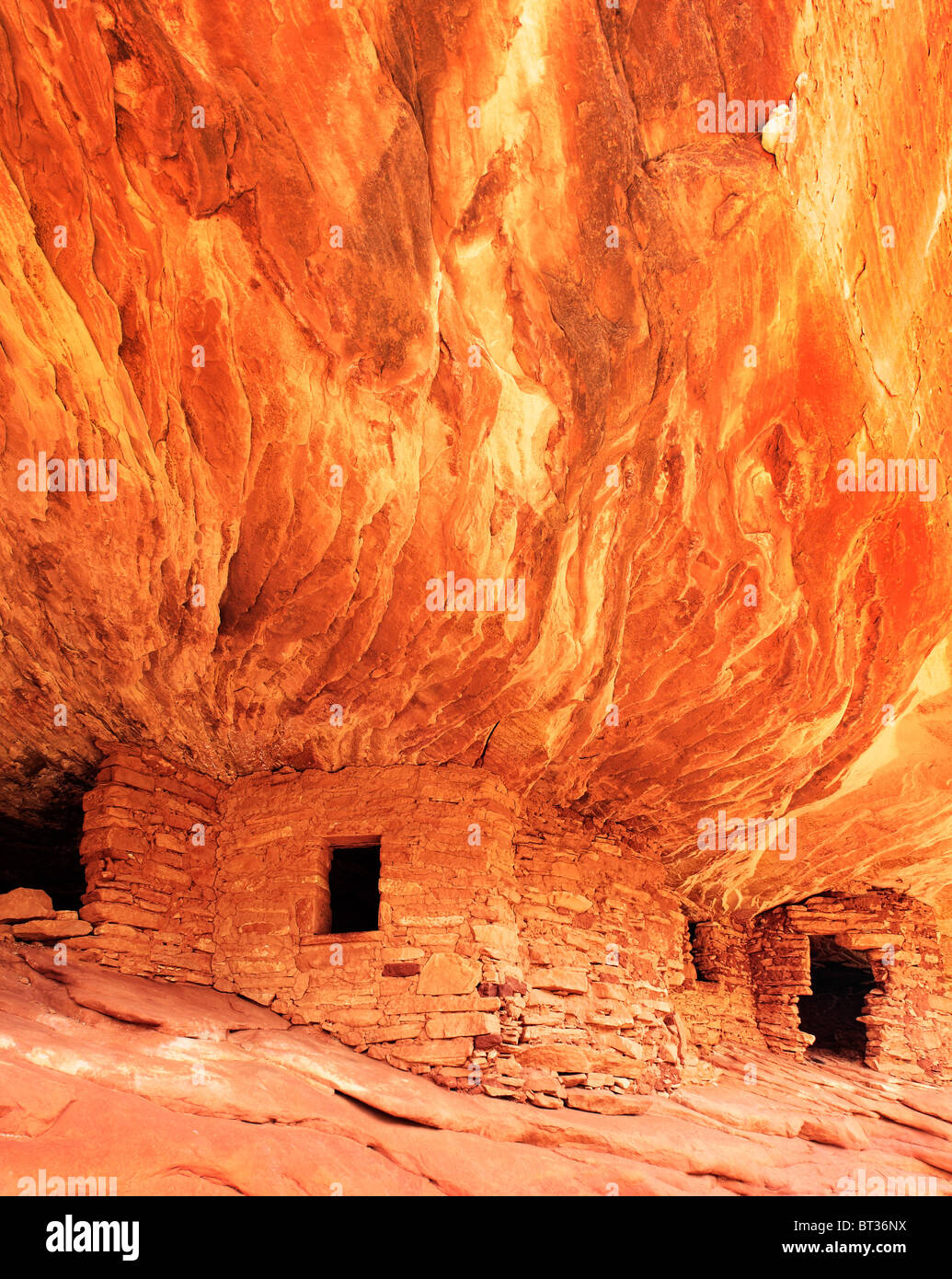 "Flaming techo ruina", antiguas ruinas Anasazi en Cedar Mesa, Utah, EE.UU. Foto de stock