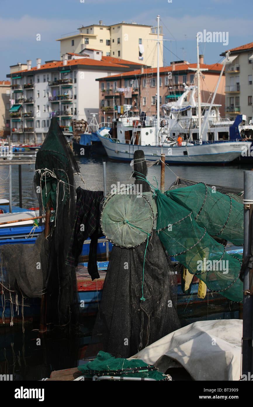 Chioggia, Canal San Domingo, redes de pesca, laguna, Venecia, Italia Foto de stock