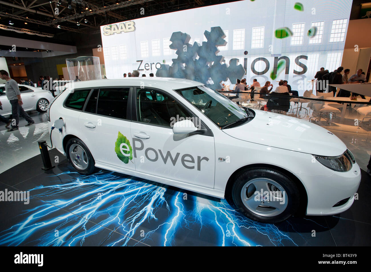 Saab 9-3 ePower coche eléctrico en Paris Motor Show 2010 Foto de stock