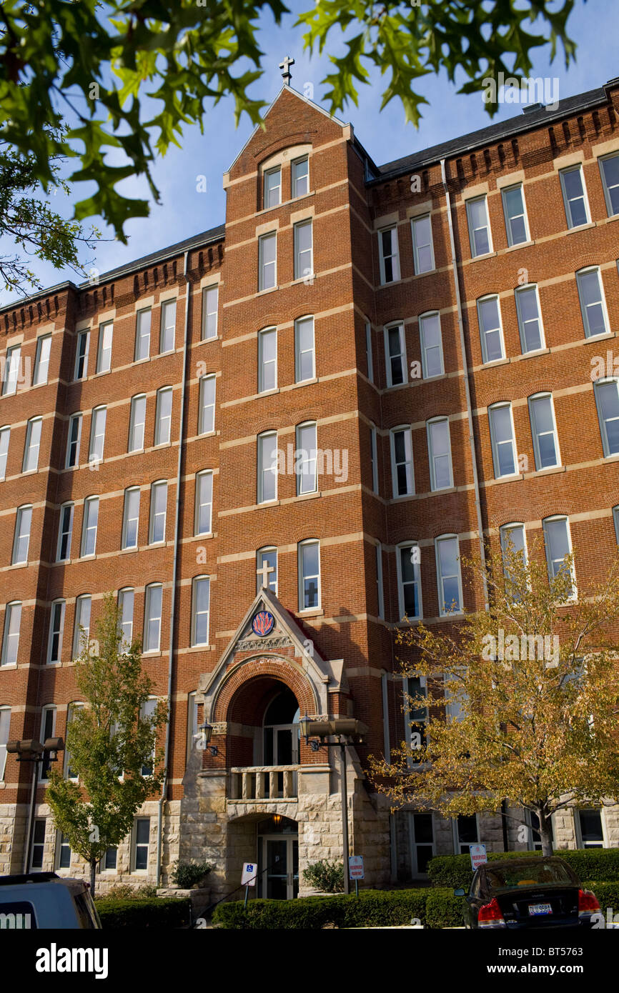 'Viejo' principal edificio de administración, en la Universidad de Duquesne. Pittsburgh