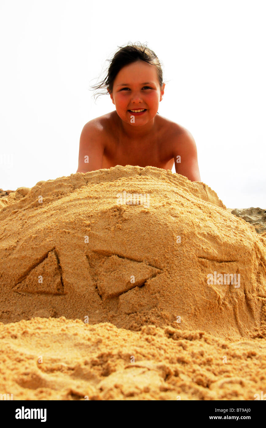 Niña diez años playa fotografías e imágenes de alta resolución - Alamy