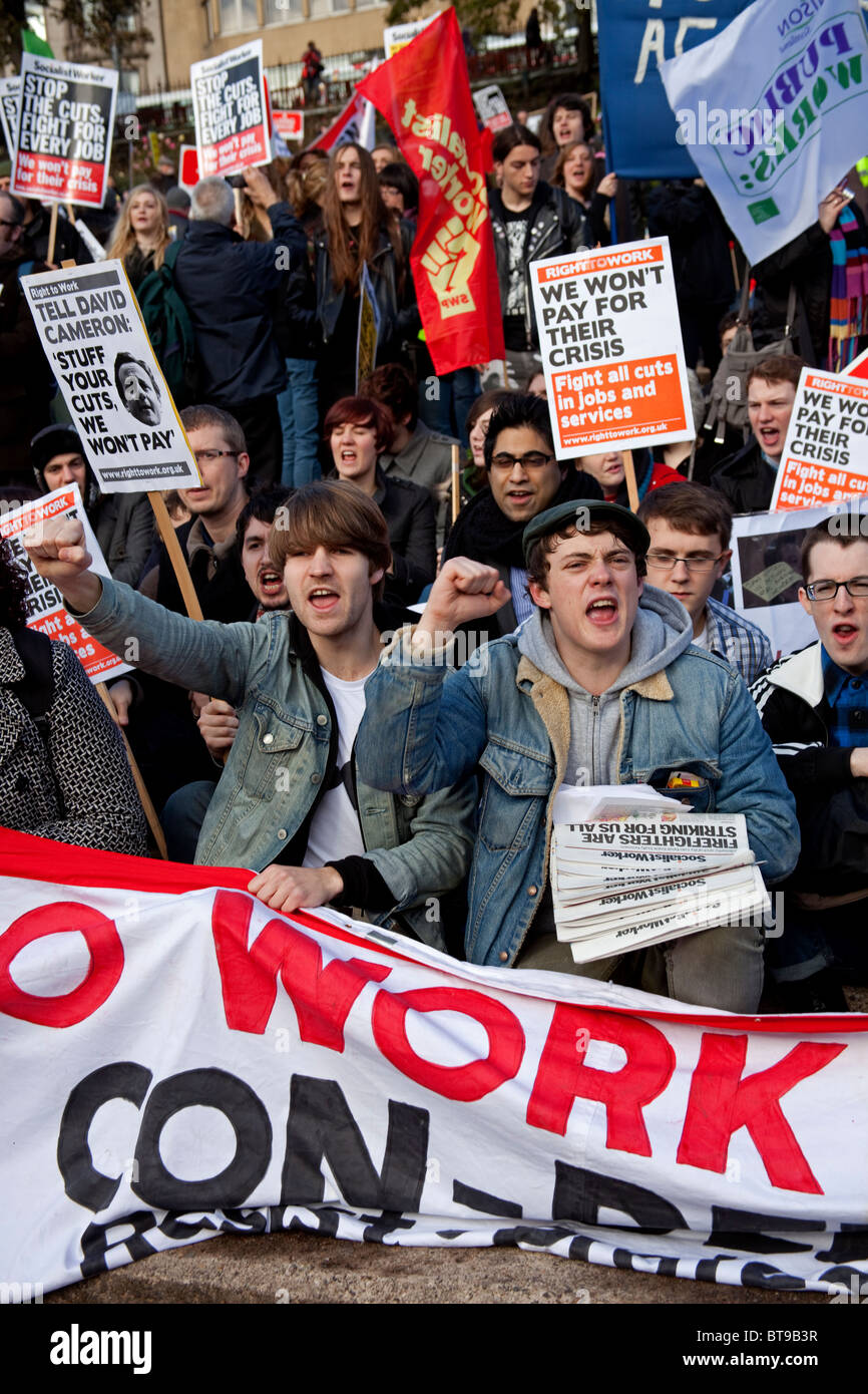 23 de octubre "Hay un camino mejor" marcha y manifestación en Edimburgo, Escocia, Reino Unido, Europa Foto de stock