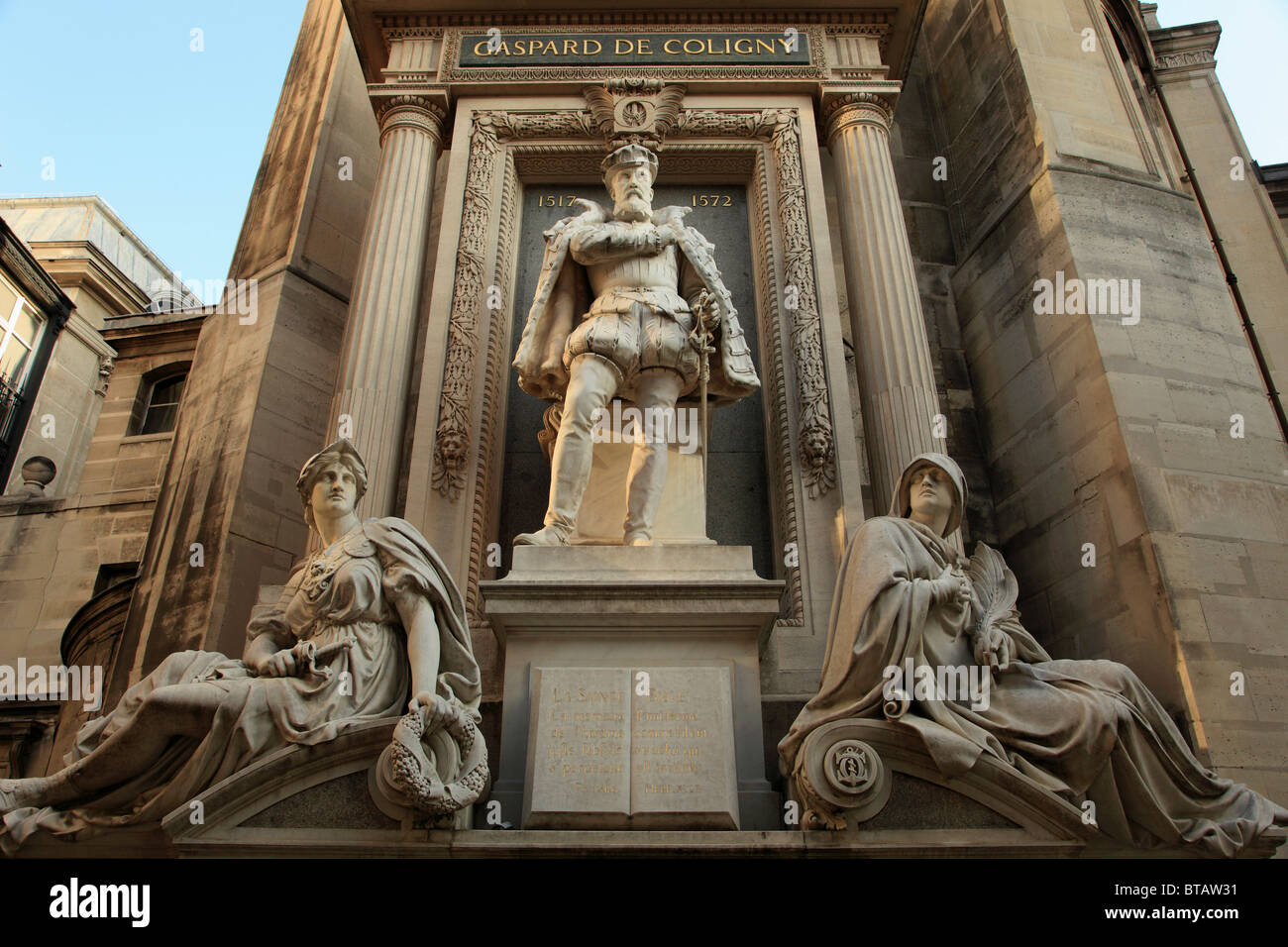 Francia, Paris, Gaspard de Coligny; estatua, Oratoire du Louvre, Foto de stock