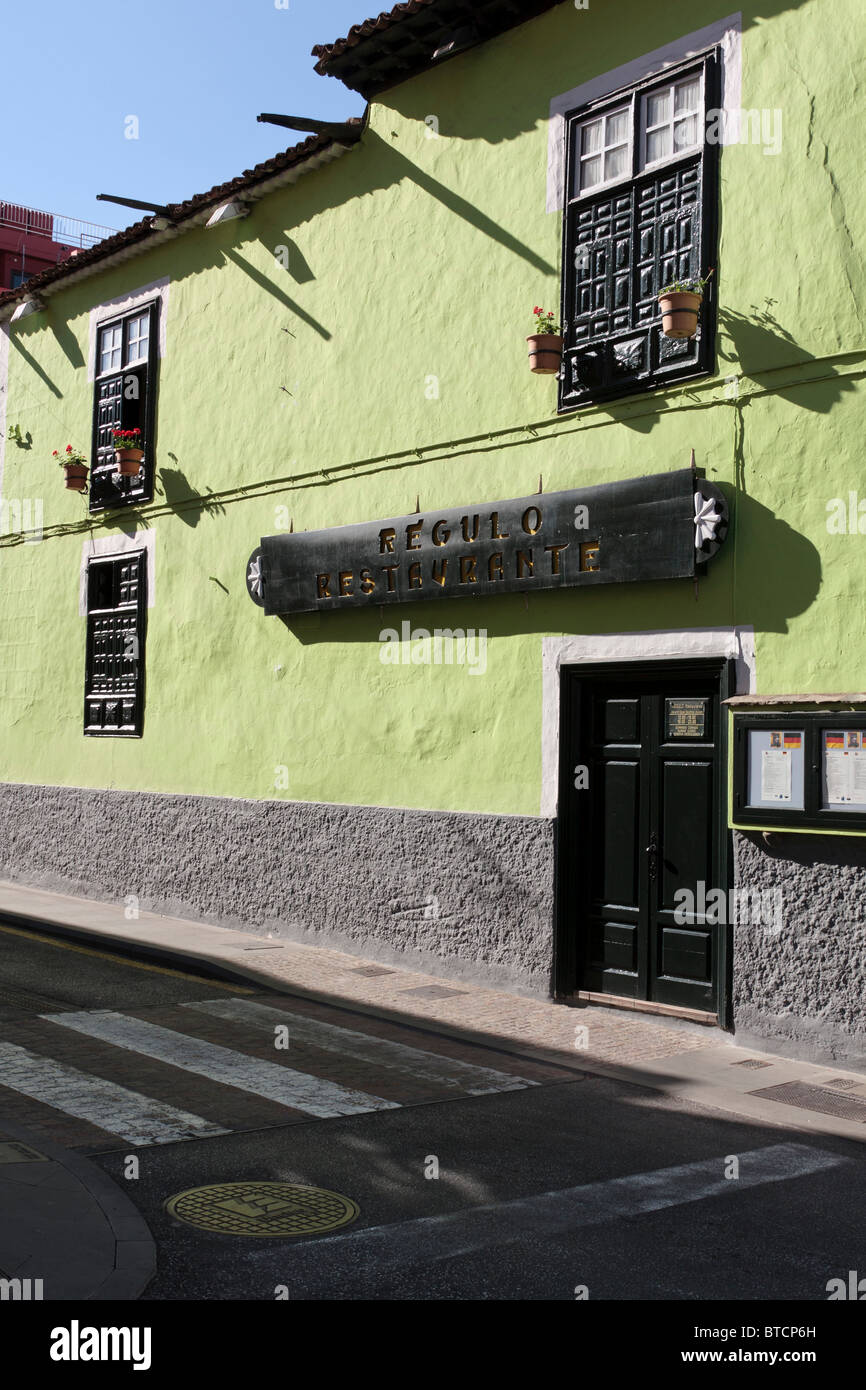 Copiar suicidio Exceder Regulo restaurante en la Calle San Felipe en Puerto de La Cruz Tenerife  Islas Canarias España Europa Fotografía de stock - Alamy