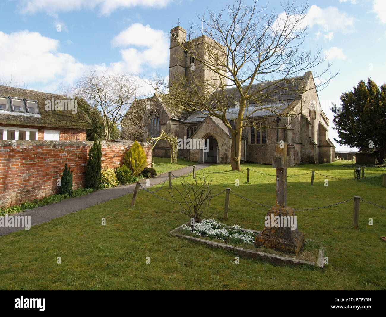 Todos Cannings, Wiltshire, la iglesia de Todos los Santos Foto de stock
