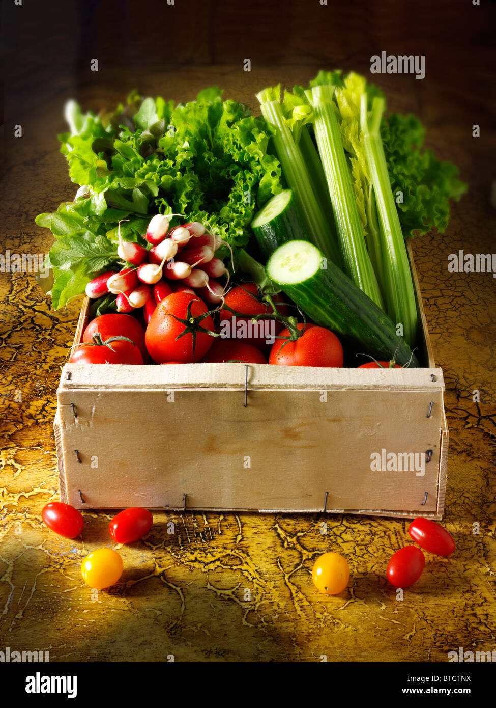 Varias ensaladas, comidas, para consumo inmediato Fotografía de stock -  Alamy