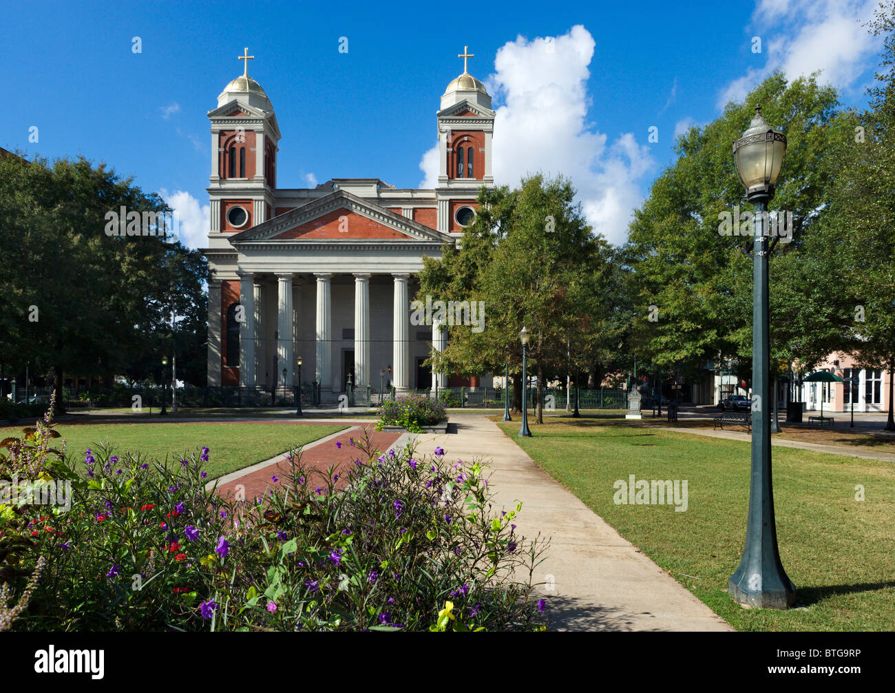 Catedral Basílica de la Inmaculada Concepción, La Plaza de la Catedral, de Mobile, Alabama, EE.UU. Foto de stock