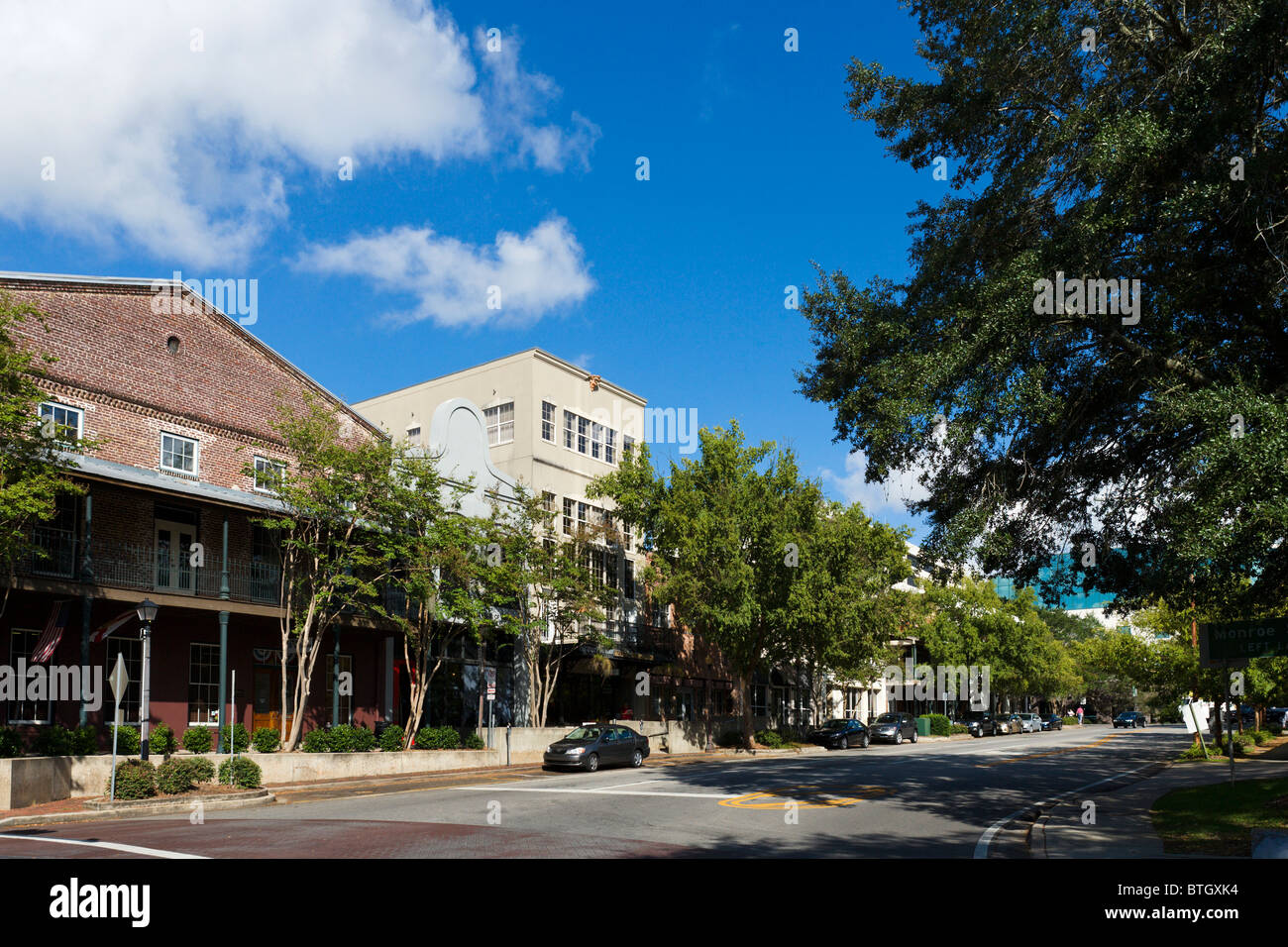 East Jefferson Street y Capitol Place en el centro histórico de la ciudad, Tallahassee, Florida, EE.UU. Foto de stock