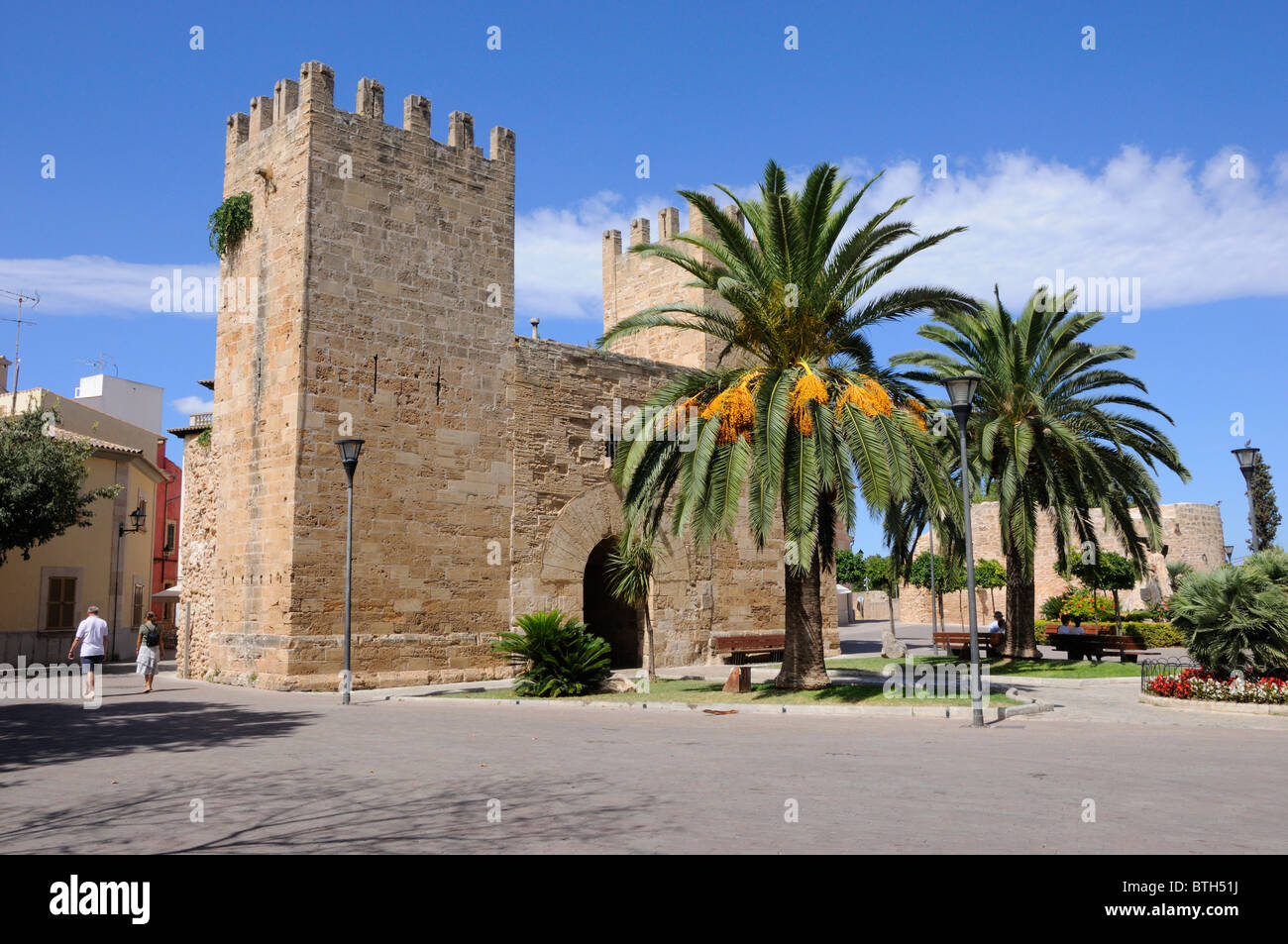 Porta del Moll, Alcudia, Mallorca Fotografía de stock - Alamy