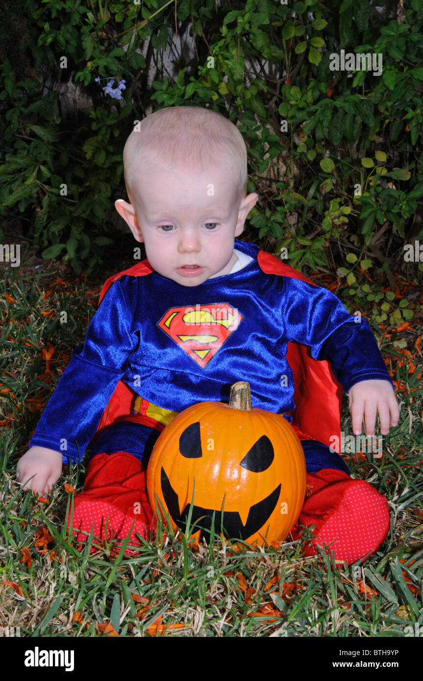 Superman Baby Fotos E Imagenes De Stock Alamy Superman Baby Fotos E Imagenes De Stock Alamy
