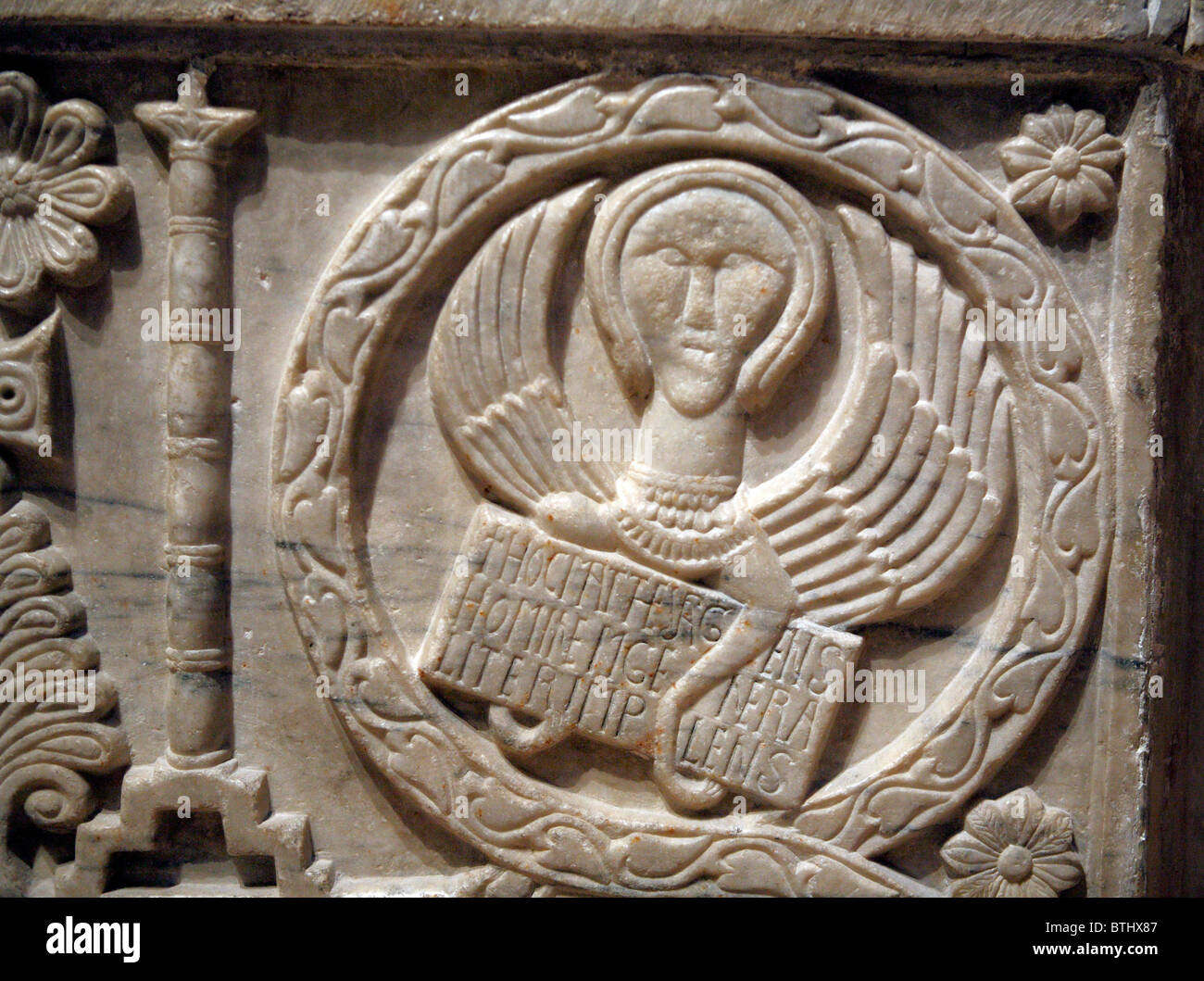 Tesoro de la catedral, Longobardos sarcófago de mármol (siglo VIII), Cividale del Friuli, Friuli-Venezia Giulia, Italia Foto de stock