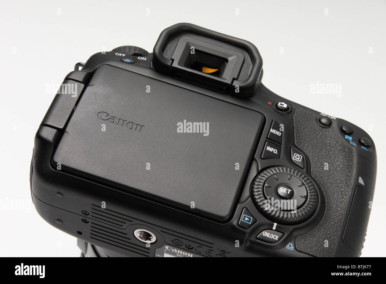 Canon 60D Cámara digital réflex de lente única a finales de 2010  Lanzamiento - Parte trasera pantalla LCD con inclinación de acción giratoria  plegable Fotografía de stock - Alamy