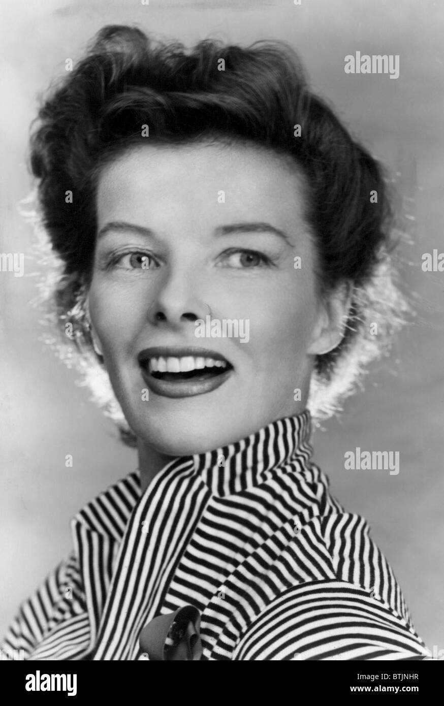 Katharine Hepburn en foto publicitaria para la fase de producción como a ti  te gusta, 12/27/49 Fotografía de stock - Alamy